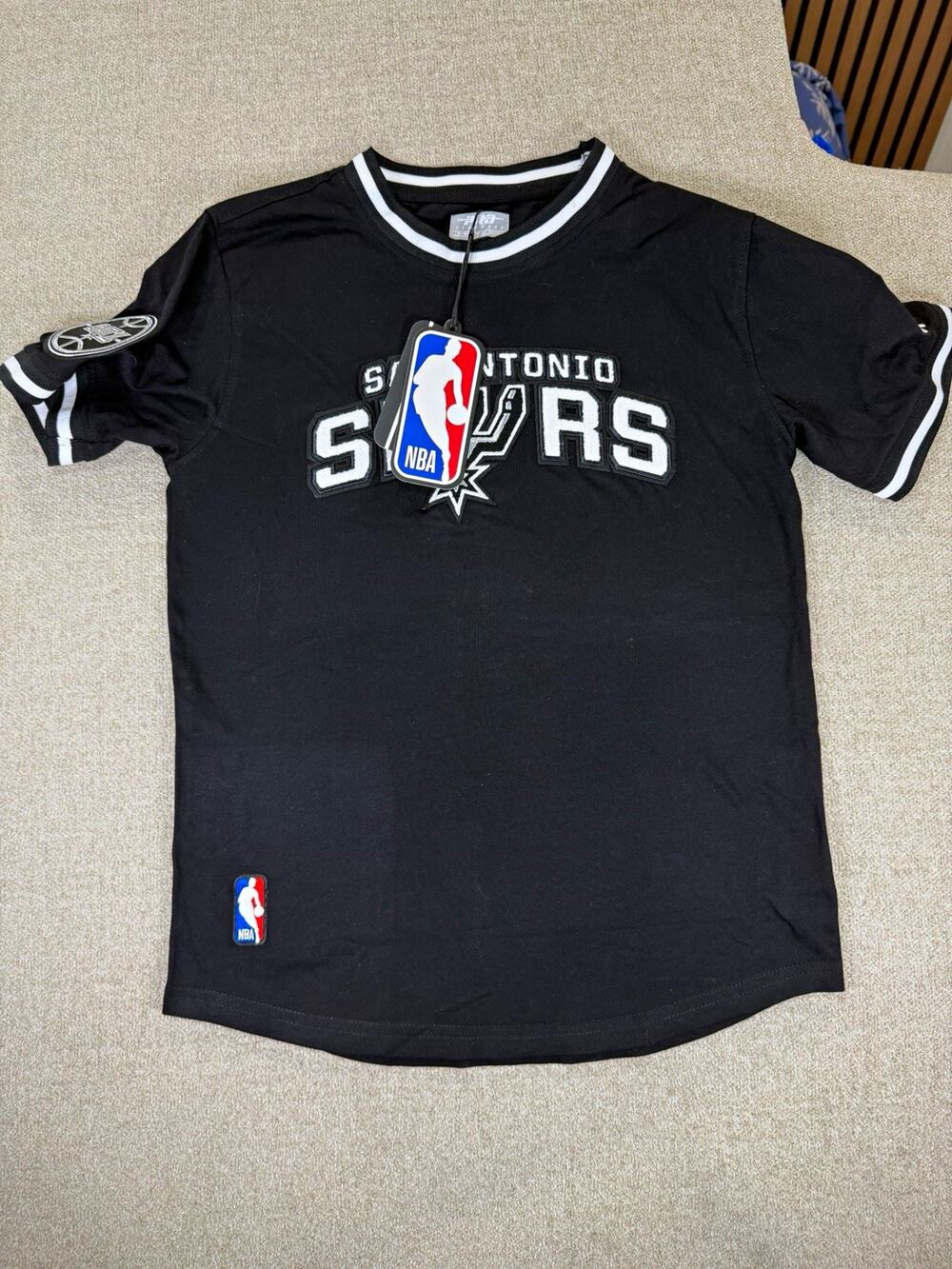 Pro Standard San Antonio Spurs Black NBA Basketball Shirt, Size M, Licensed